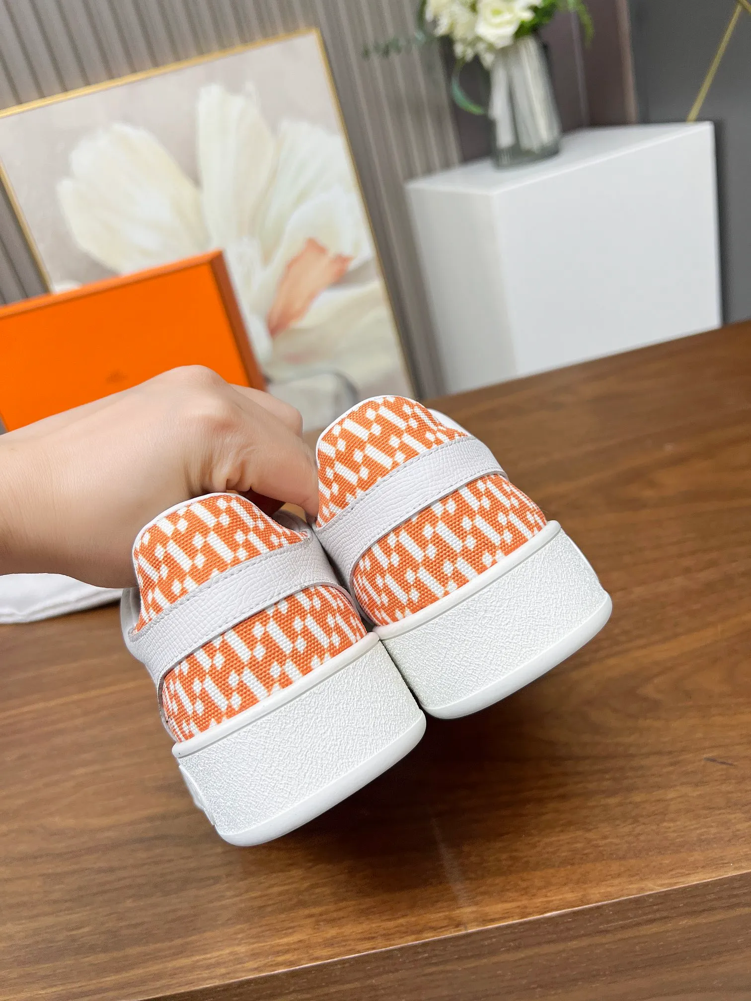 👟👟Ex-factory price 520👟👟 🔥🔥🔥French direct mail HERMES/Hermès flat fashion sports and casual shoes Korean style lace-up mesh lightweight! ! Breathable and comfortable, standard size 35/40 (41 can be customized and will not be returned)